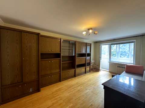 квартира за адресою Тролейбусна вул., 19