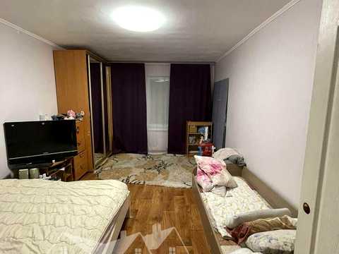 квартира за адресою Автозаводська вул., 93