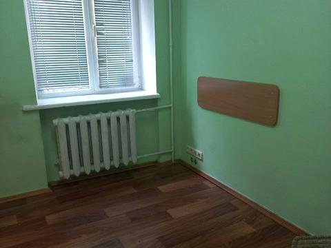 комерційна за адресою Леоніда Каденюка просп. (Юрія Гагаріна), 5/2