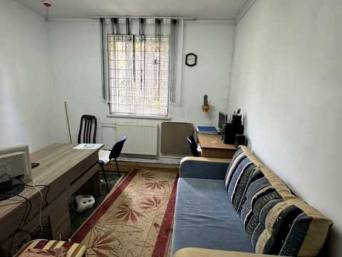 комерційна за адресою Залізнична вул., 16