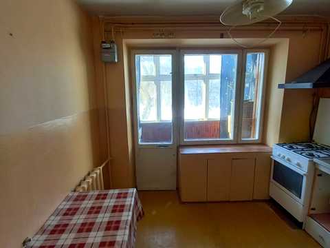 квартира за адресою комарова, 40