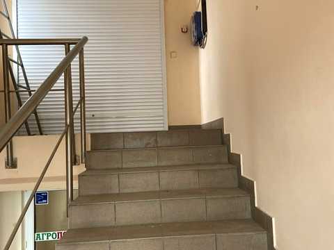 комерційна за адресою Івана Макуха вул., 2а
