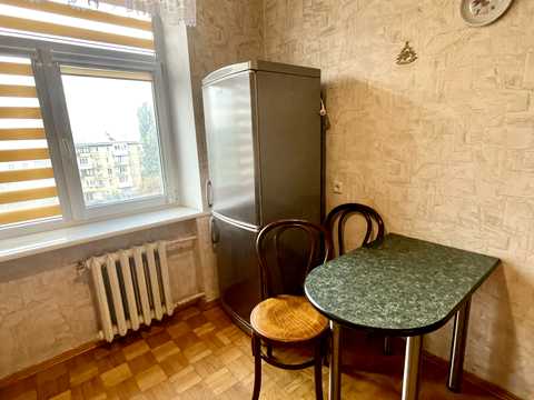 квартира за адресою Леоніда Каденюка просп. (Юрія Гагаріна), 10/2