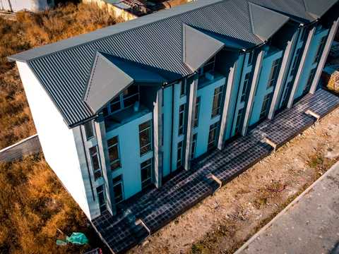 комерційна за адресою Миколаївська, 1