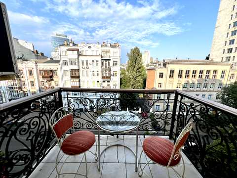 квартира за адресою Шота Руставелі вул., 36