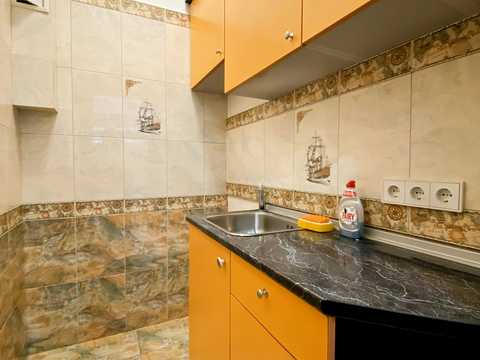 комерційна за адресою Дарвіна вул., 1