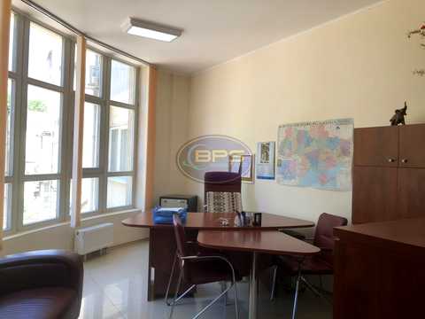 коммерческая по адресу Французский бульв., 12