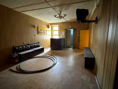 комерційна за адресою Миколи Світальського вул., 8а