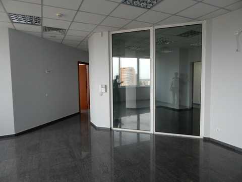 коммерческая по адресу Королеви Єлизавети ІІ ул. (Глинки), 7