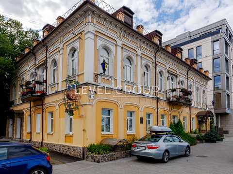 комерційна за адресою Набережно-Хрещатицька вул., 19/21