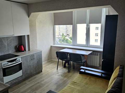 квартира по адресу Захисників України ул., 3