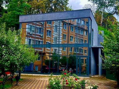 комерційна за адресою Тетерівська вул. (Іртишська), 18