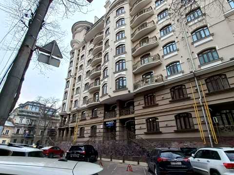 комерційна за адресою Маразліївська вул., 7