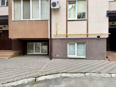 комерційна за адресою Вишнева вул., 17