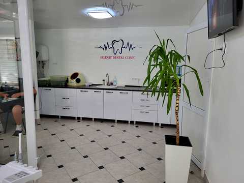 комерційна за адресою Тичини вул., 8-А