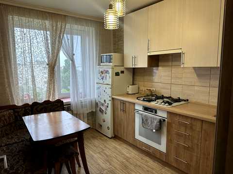 квартира за адресою Перемоги вул., 12
