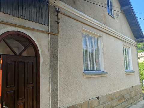 будинок за адресою Кобилянської, 37