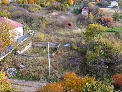 участок по адресу Середня, 14