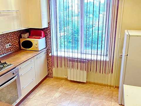 квартира за адресою Івана Хркстителя, 96
