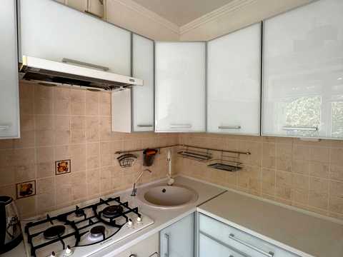 квартира за адресою Тролейбусна вул., 15