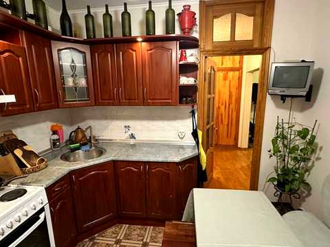 квартира за адресою Анни Ахматової вул., 14-Б