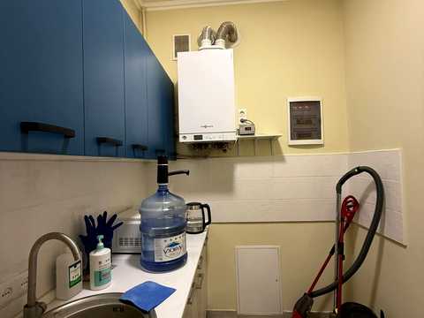 комерційна за адресою Польова вул., 63