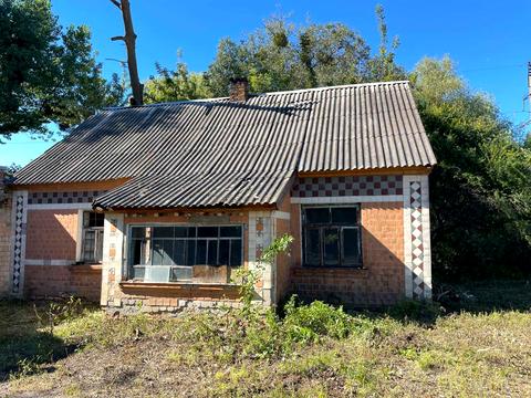 комерційна за адресою смт. Млинів, вул. Кірова, 52