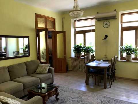 квартира за адресою Михайлівська вул., 21