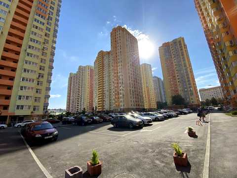 квартира за адресою Сім'ї Кульженків вул. (Петра Дегтяренка), 31-Б