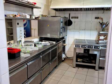 комерційна за адресою Басейна вул., 2