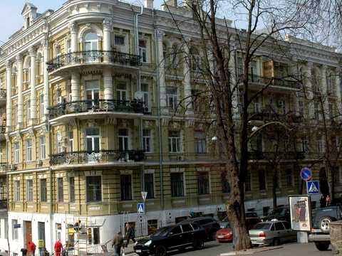 комерційна за адресою Лютеранська вул.
