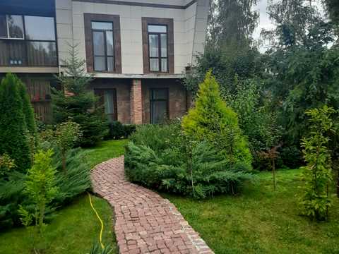 будинок за адресою Сонячна, 1