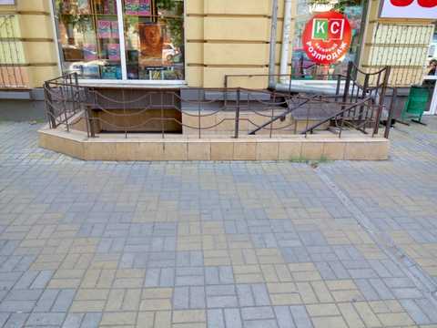 комерційна за адресою Ніни Строкатої вул. (Буніна), 33