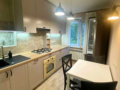 квартира за адресою Юрія Кондратюка вул. (Комунарівська), 16