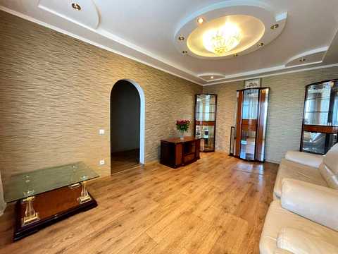квартира по адресу Сахарова ул., 3