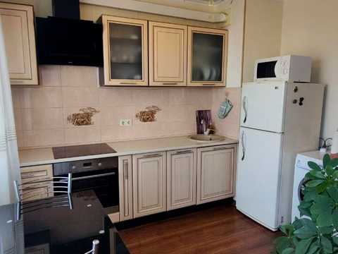 квартира за адресою Радужный массив, 16