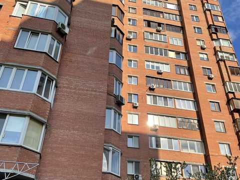квартира за адресою Анни Ахматової вул., 3