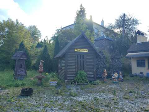 комерційна за адресою Івана Франка, 1
