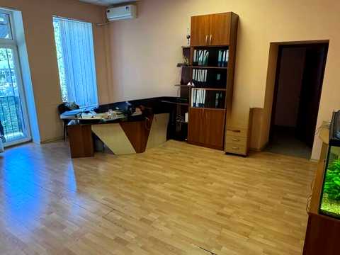 комерційна за адресою Володимира Моссаковського вул. (Клари Цеткін), 1