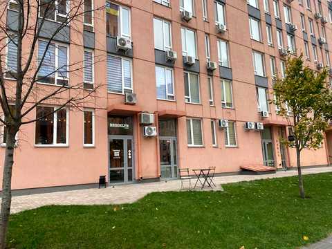 комерційна за адресою Юрія Липи вул., 6