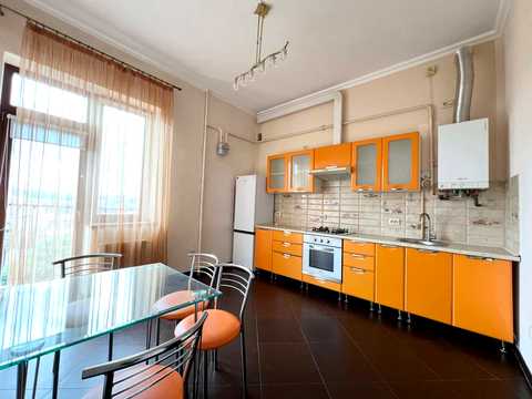 квартира за адресою Пекарська вул., 37
