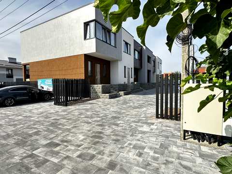 будинок за адресою Кленова вул., 63