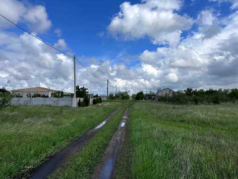 участок по адресу Тополинна, 55