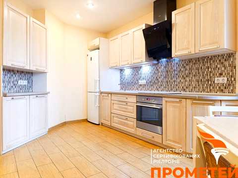квартира по адресу Драгоманова ул., 6/1