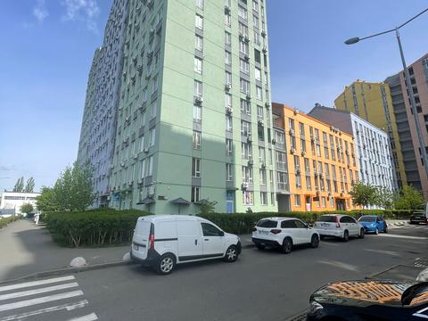 комерційна за адресою Соборності просп. (Возз'єднання), 17