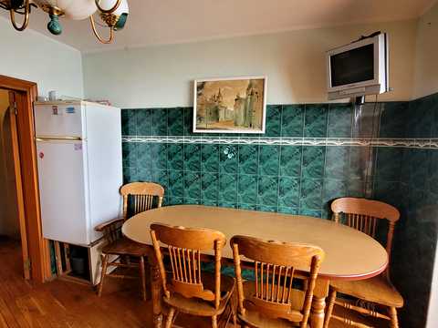 квартира за адресою Ревуцького вул., 42-А