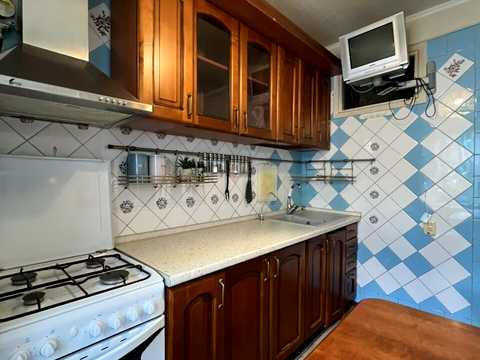 квартира за адресою Стадіонна вул., 13