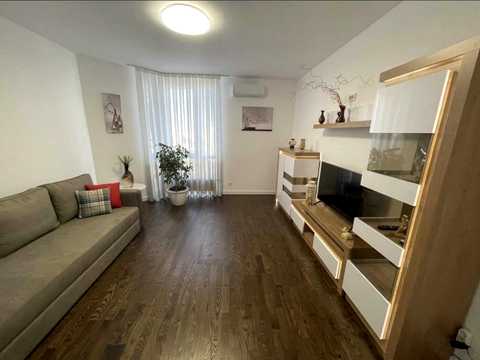 квартира за адресою Почайнинська вул., 62