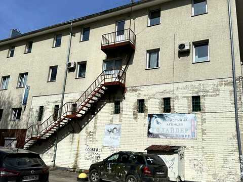 комерційна за адресою Рівне, Соломії Крушельницької вул., 77