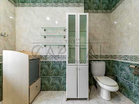 комерційна за адресою Інститутська вул., 16